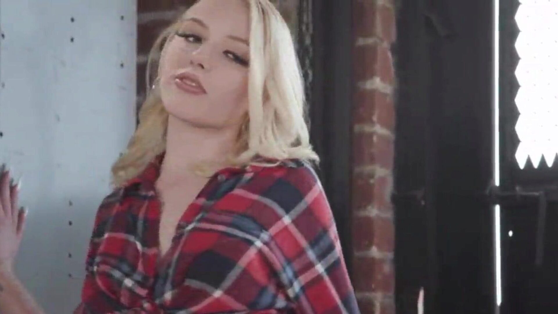 Dixie Lynn Survives Gangbang With Big Black Cocks