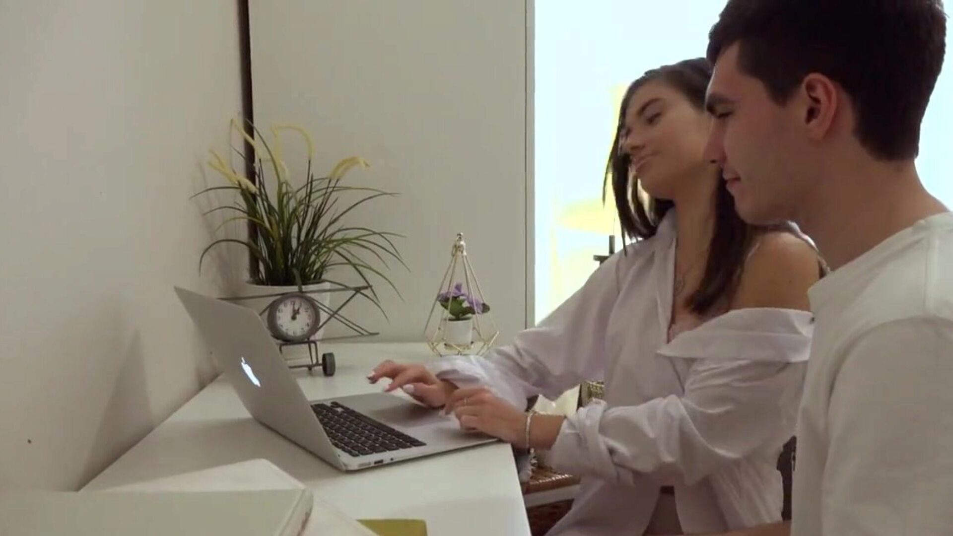 ************ - Nata Paradise - Cuckold helps gf elect banger