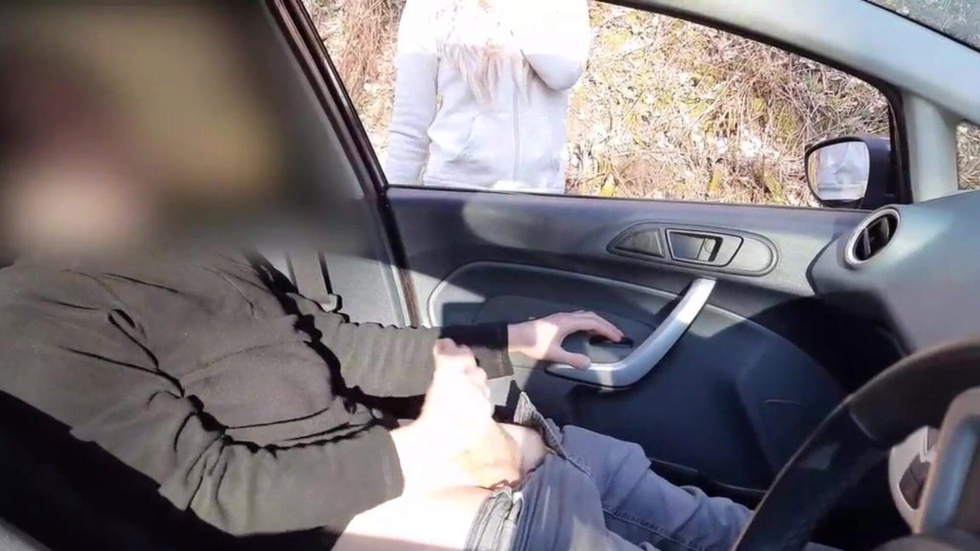 Public pecker displaying - Guy draining off in car in park was caught by a runner beauty who helped him jizz