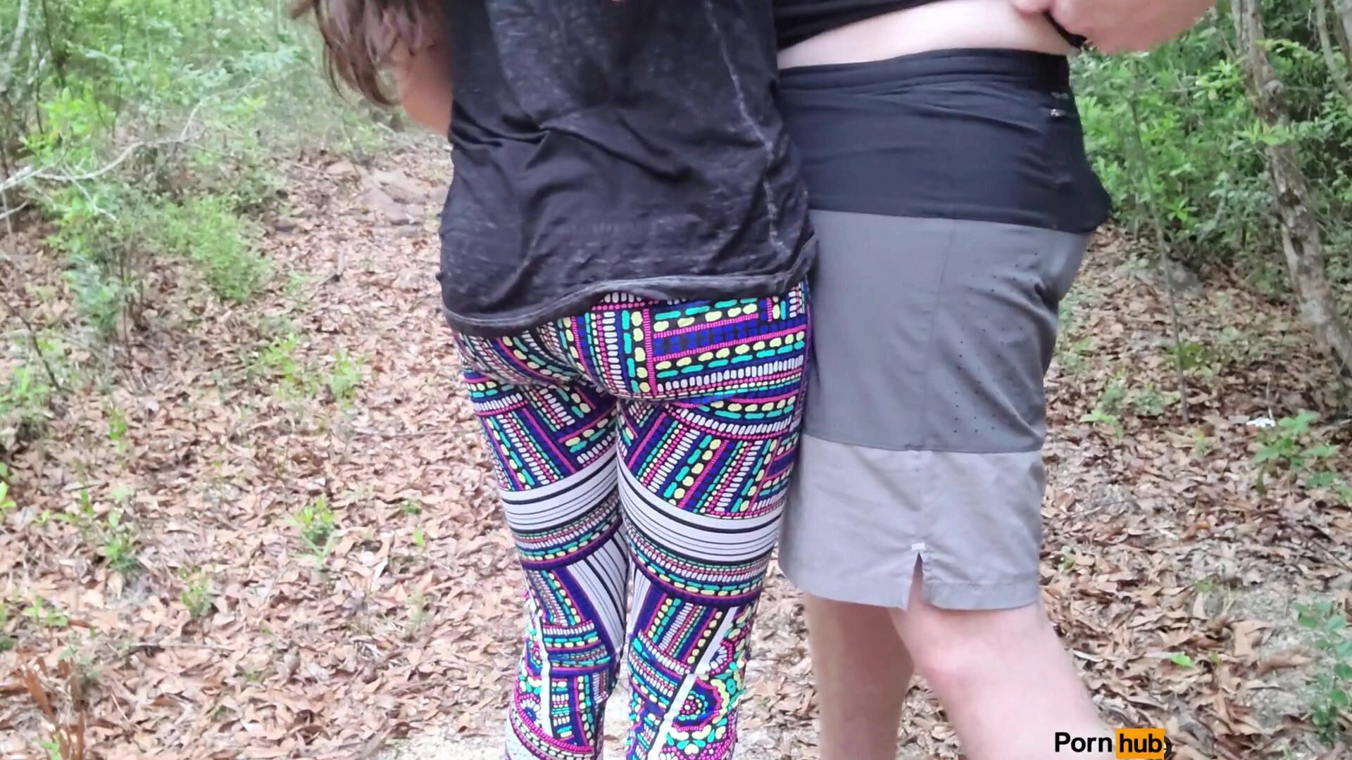 4k creampie anale durante l'escursione nella natura