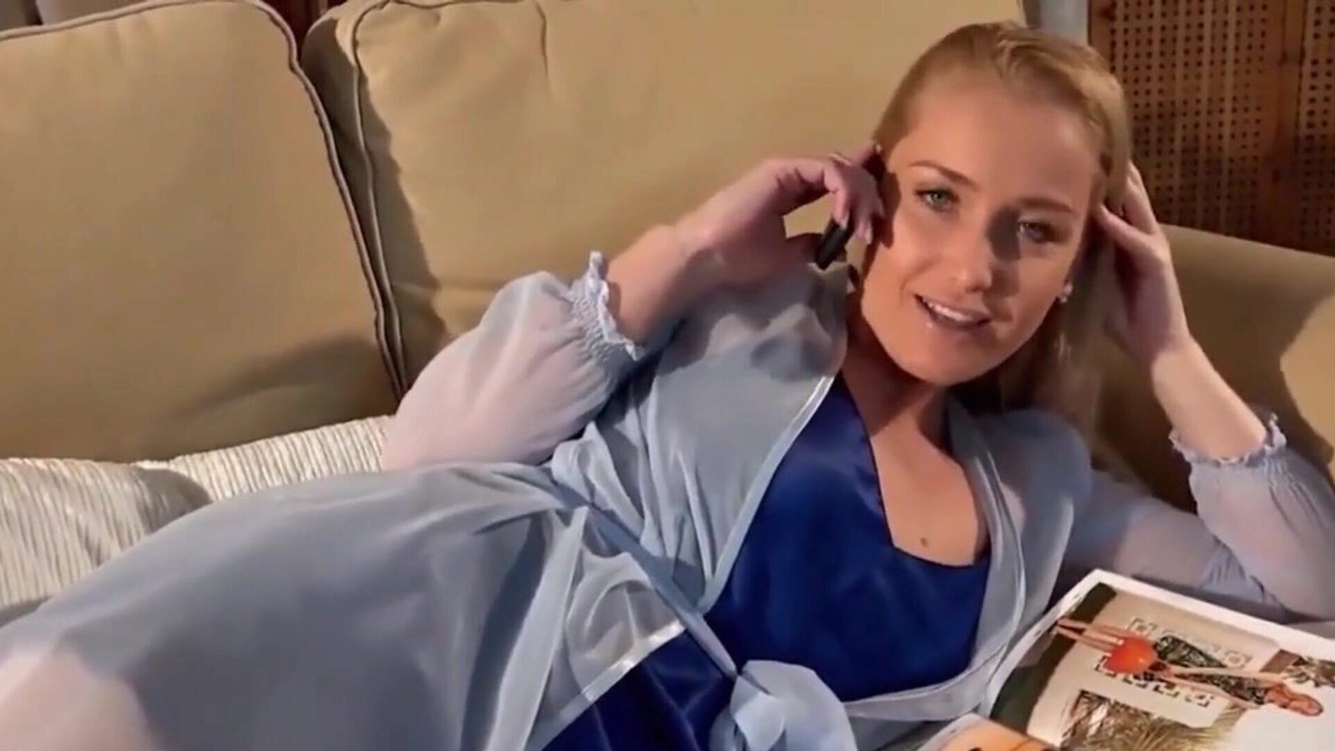 madre culo caldo mi piacerebbe scopare babe sbattuto e riempito di crema palla durante il tempo che parla al telefono