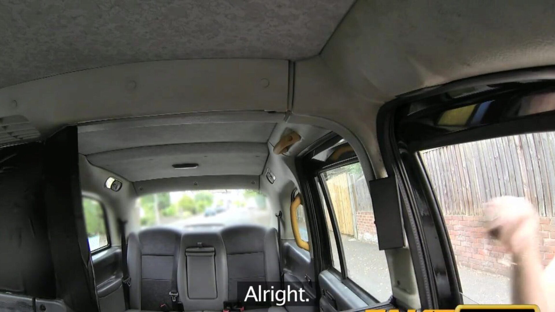 faketaxi sassy rumänska med perfekta stötfångare