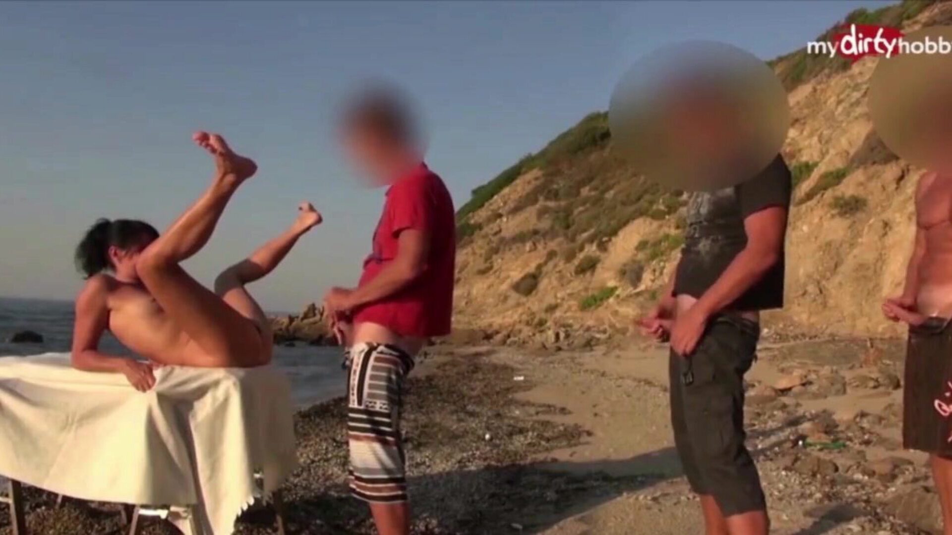 mydirtyhobby - cinque ragazzi si alternano nella splendida mamma che mi piacerebbe scopare in spiaggia